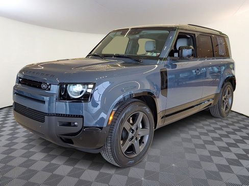 New 2026 Land Rover Defender 110 X-Dynamic SE image 3