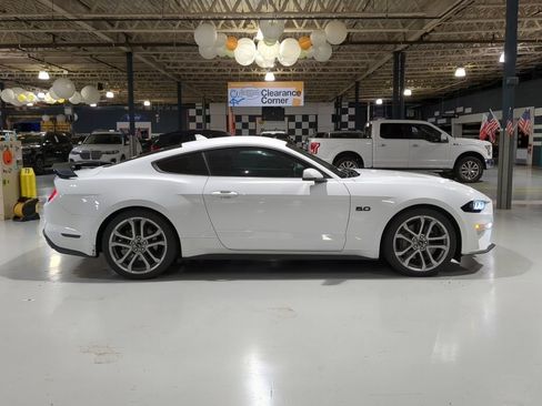 Used 2022 Ford Mustang GT Premium w/ Equipment Group 401A RWD image 7
