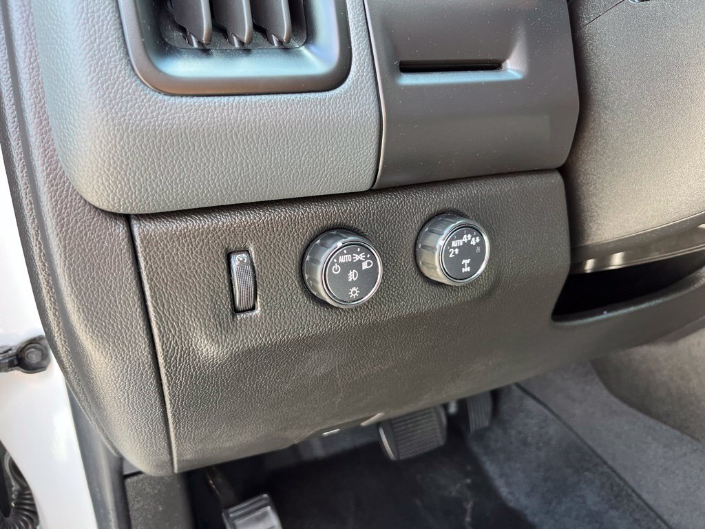 Used 2021 Chevrolet Colorado Z71 w/ Safety Package AWD/4WD image 8