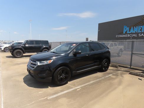 Used 2017 Ford Edge SE FWD image 2