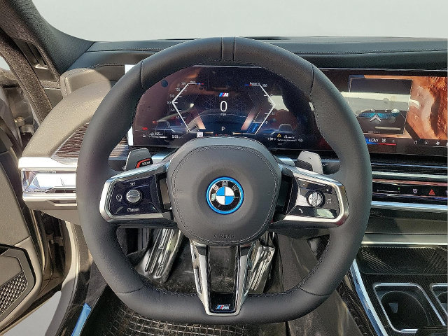 Used 2026 BMW 750e xDrive w/ Premium Package AWD/4WD image 23