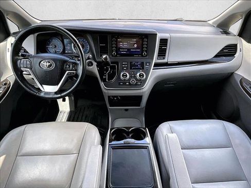 Used 2020 Toyota Sienna XLE FWD image 15
