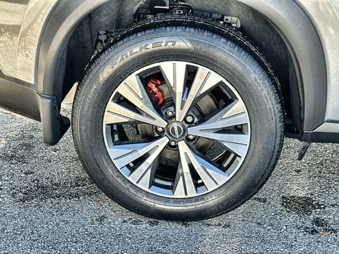 Used 2023 Nissan Rogue SV image 14