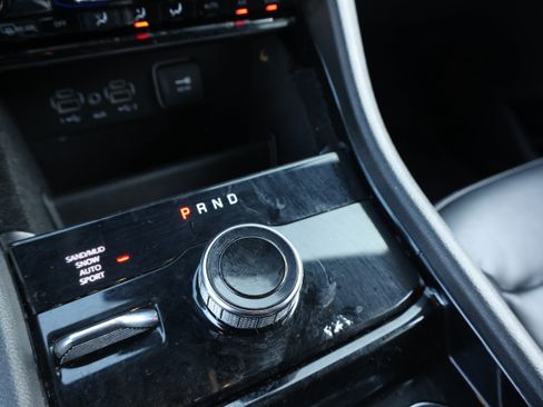 Used 2022 Jeep Grand Cherokee L Limited AWD/4WD image 5