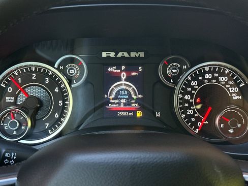 Used 2025 RAM 1500 Big Horn AWD/4WD image 32