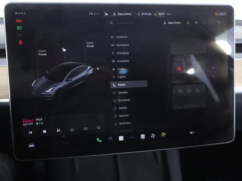 Used 2023 Tesla Model 3 Standard Range image 44