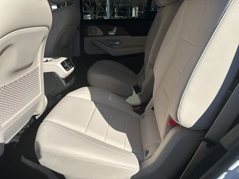 Certified 2025 Mercedes-Benz GLS 450 4MATIC image 23
