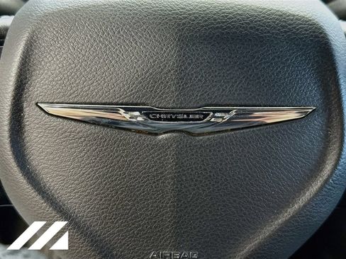 Used 2020 Chrysler Pacifica Touring-L w/ S Appearance Package FWD image 32