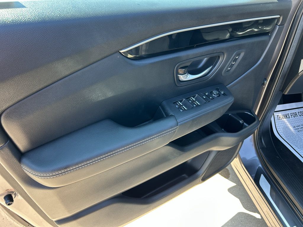 Used 2025 Honda Pilot Touring image 12