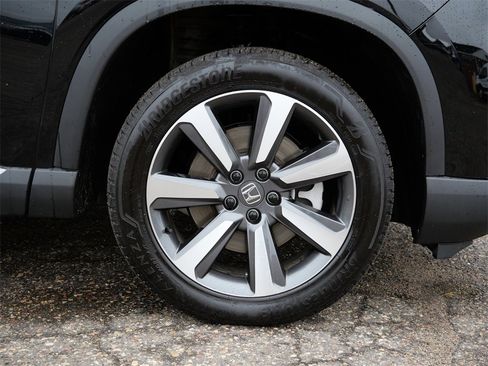 Used 2024 Honda Pilot Touring image 7