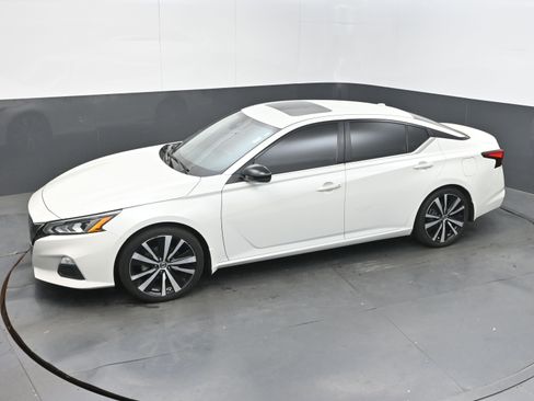 Used 2021 Nissan Altima 2.5 SR w/ SR Premium Package FWD image 34