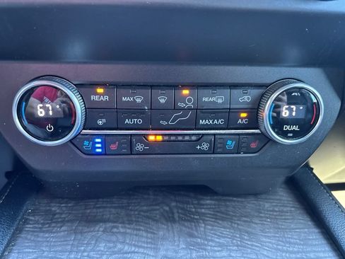 Used 2021 Ford Expedition Limited AWD/4WD image 5