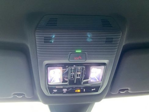 New 2026 Volkswagen Atlas Cross Sport SE image 40