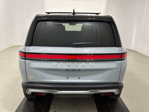 Used 2024 Rivian R1S Adventure AWD/4WD image 4