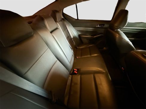 Used 2024 Nissan Altima 2.5 SR w/ SR Premium Package image 27