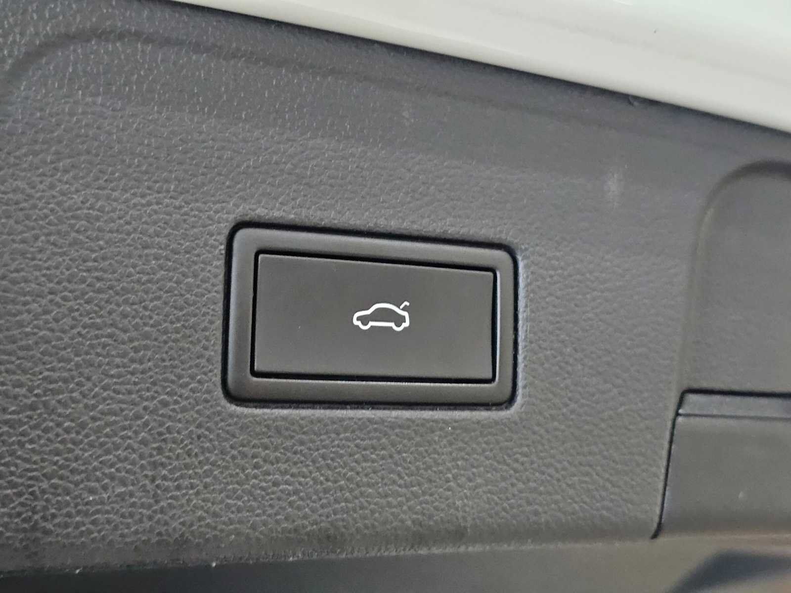 Used 2023 Volkswagen Atlas SE w/ Panoramic Sunroof Package AWD/4WD image 17
