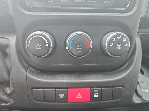 Used 2017 RAM ProMaster 2500 w/ Interior Convenience Group FWD image 20