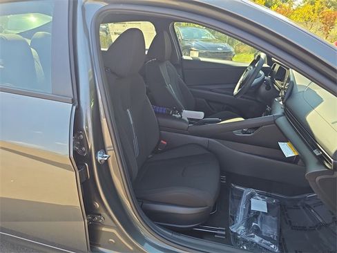 New 2025 Hyundai Elantra Sport image 23