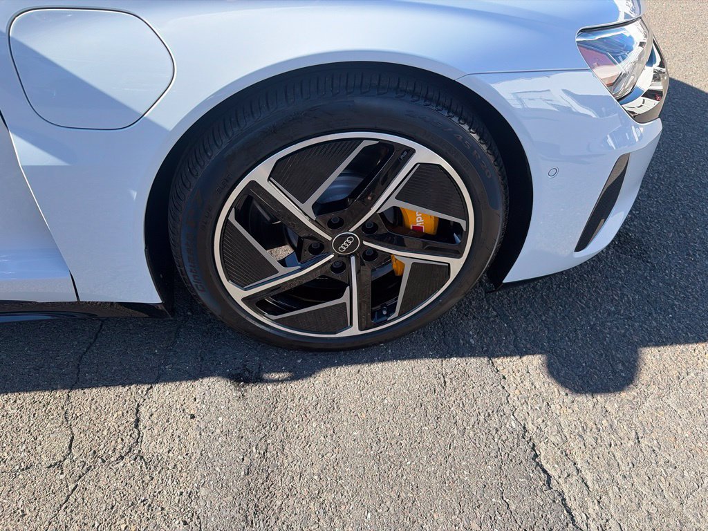 Used 2024 Audi RS e-tron GT w/ Carbon Performance Package AWD/4WD image 32