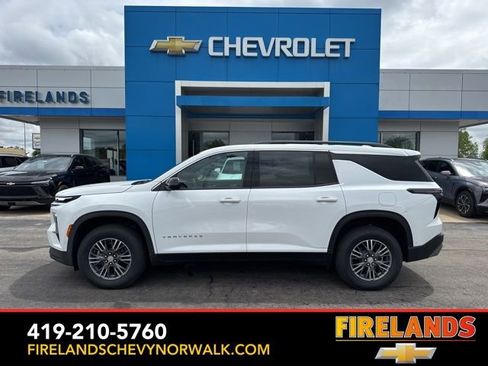 New 2025 Chevrolet Traverse LT w/ Enhanced Driving Package image 8