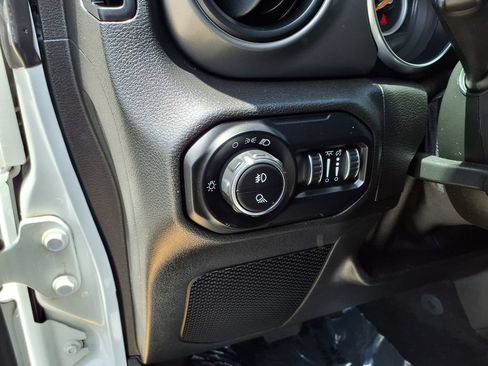 Used 2022 Jeep Gladiator Sport AWD/4WD image 18