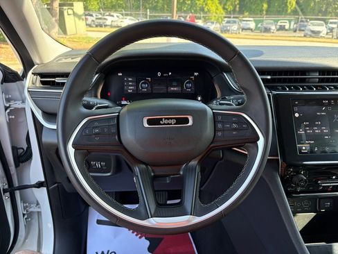 Used 2023 Jeep Grand Cherokee L Laredo AWD/4WD image 15