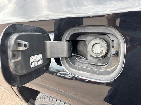 Used 2022 Chevrolet Traverse Premier w/ LPO, Floor Liner Package AWD/4WD image 42