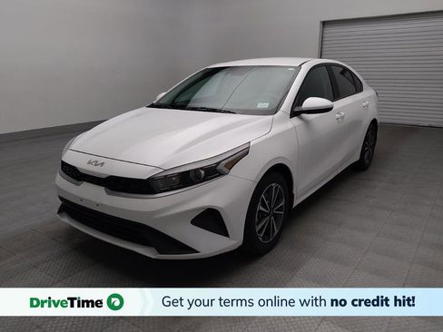 Used 2023 Kia Forte LXS image 1