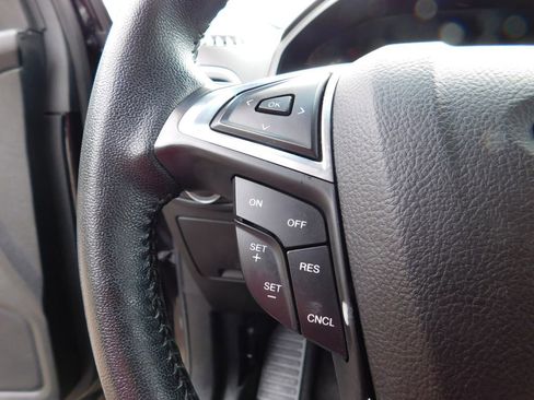 Used 2023 Ford Edge SEL image 18