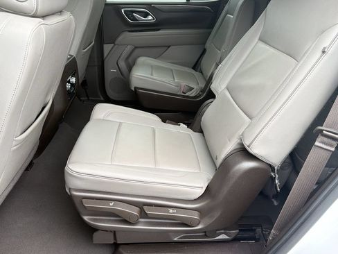 Used 2023 GMC Yukon SLT RWD image 15