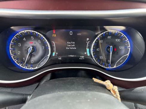 Used 2020 Chrysler Pacifica Limited FWD image 15