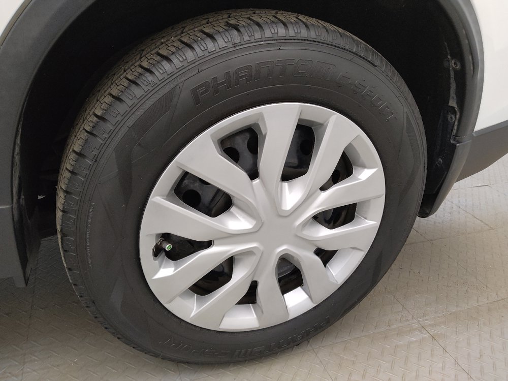 Used 2016 Nissan Rogue S FWD image 31