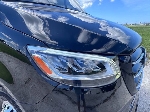 Used 2023 Mercedes-Benz Sprinter 3500 image 18