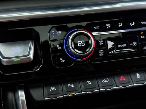 Used 2023 GMC Sierra 1500 Denali Ultimate AWD/4WD image 27
