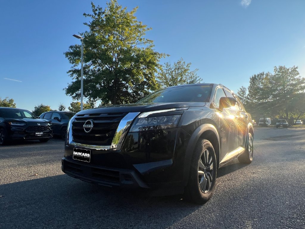 Used 2025 Nissan Pathfinder SV AWD/4WD image 32