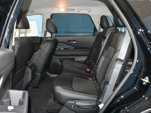 New 2026 Nissan Pathfinder SL AWD/4WD image 18