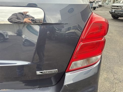 Used 2018 Chevrolet Trax Premier image 36