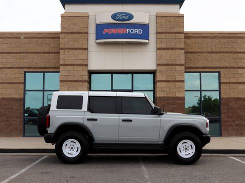 New 2026 Ford Bronco Heritage Edition AWD/4WD image 5
