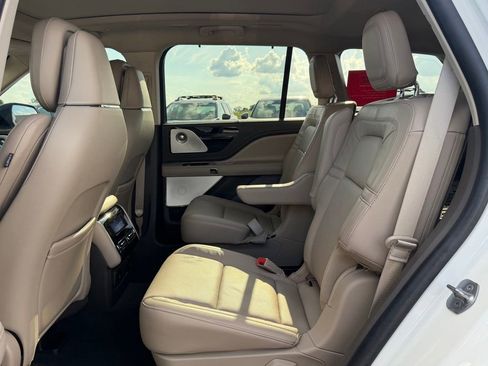 Used 2024 Lincoln Aviator Reserve w/ Equipment Group 201A AWD/4WD image 16