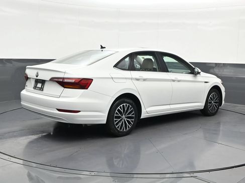 Used 2019 Volkswagen Jetta SEL w/ Cold Weather Package FWD image 5