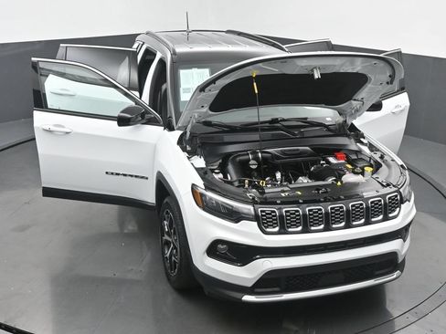 Used 2025 Jeep Compass Limited AWD/4WD image 49