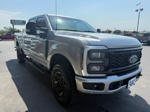 Used 2024 Ford F250 XLT w/ XLT Premium Package AWD/4WD image 4