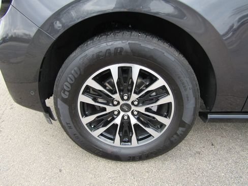 Certified 2025 Ford Expedition Platinum AWD/4WD image 17