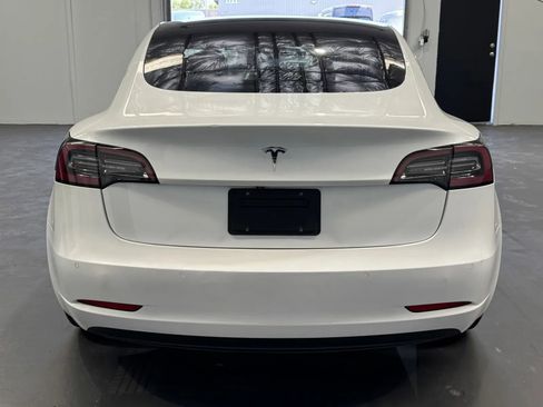Used 2020 Tesla Model 3 Standard Range image 3