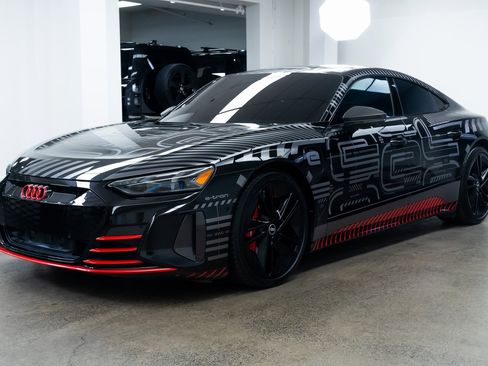 Used 2023 Audi RS e-tron GT image 3