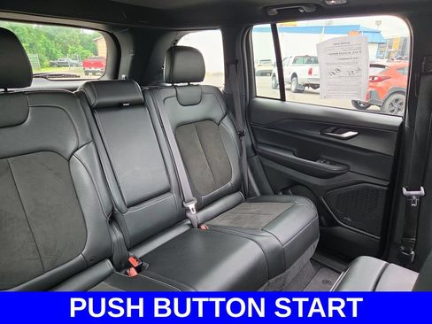 Used 2023 Jeep Grand Cherokee Altitude AWD/4WD image 14