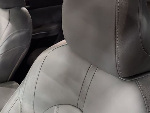 Used 2021 Toyota Avalon XLE w/ Moonroof Package image 35