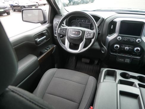 Used 2022 GMC Sierra 1500 Elevation w/ LPO, Elevation Black Package image 9