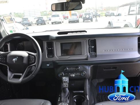 Used 2023 Ford Bronco Outer Banks AWD/4WD image 18