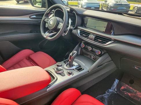 New 2025 Alfa Romeo Stelvio Sprint w/ Convenience Package image 20